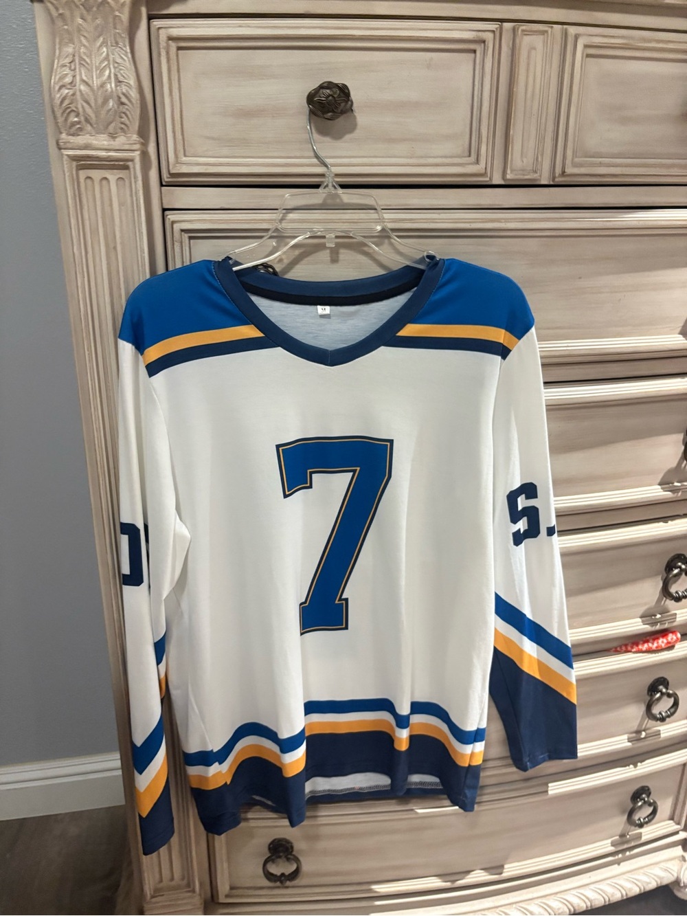 SZA White Hockey-Style Jersey with Blue & Gold Accents - Number 7